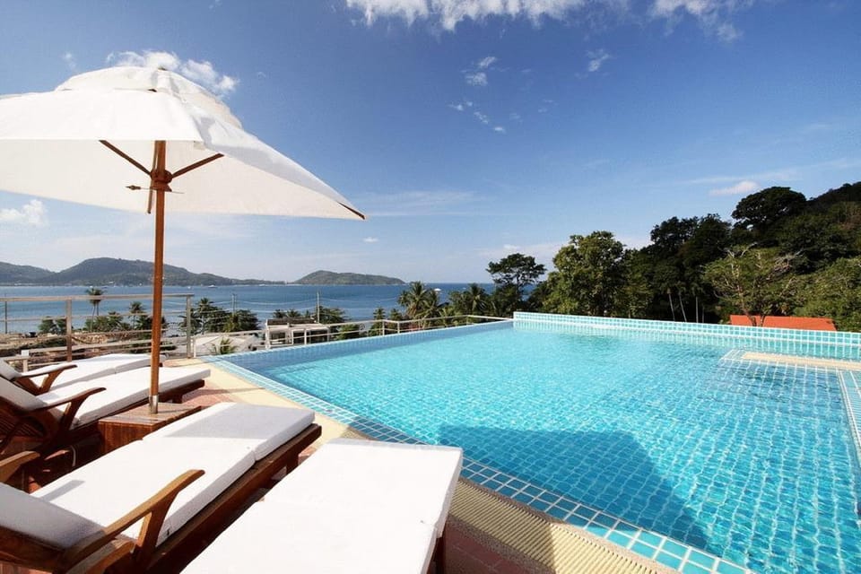 Bright sea view apartment with jacuzzi at Baycliff Apartment in Patong