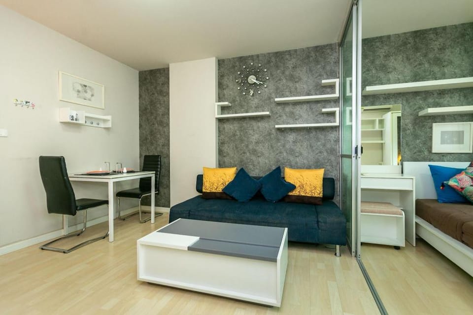 Pool and garden view hi-speed internet easy2Patong Apartment in Kathu