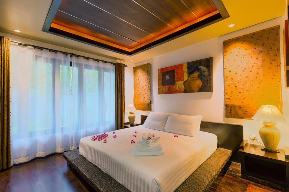 Grand Ocean View 5BR Villa Kalim 5 w/ Pool, Patong Villa in Patong