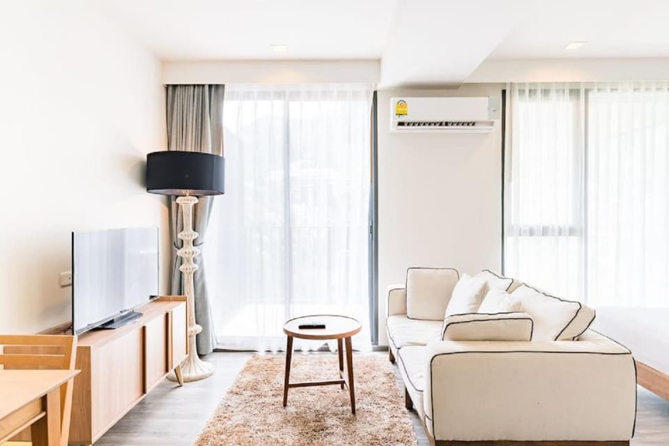 The Deck Patong S公寓 安静 高速wifi  健身房 海景泳池 海滩480米 便利店 Apartment in Patong