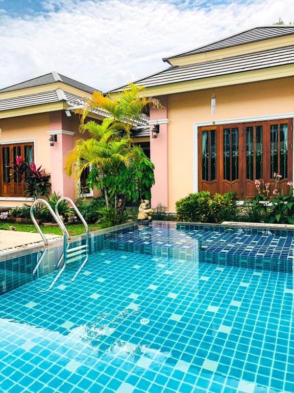 Chanapa mountain pool villa phuket 240 sq.m Villa in Kathu