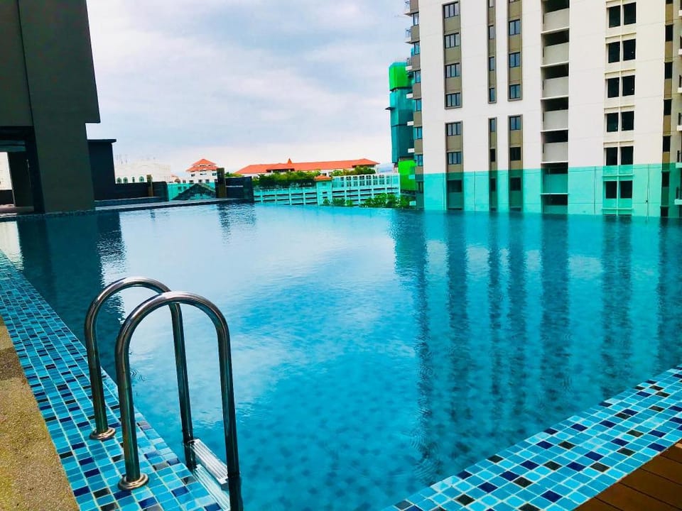 Luxury Seaview 3BR Family Suite for 8P w/ Bathtub Apartment in Penang