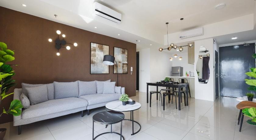 Tropicana 218 Macalister Apartment in George Town