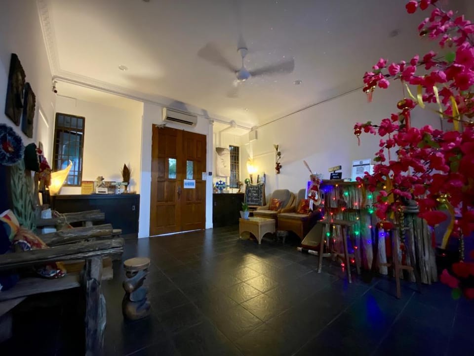 Ardour Lodge - Room B2 with Open Concept Bathtub Villa in Tanjung Bungah