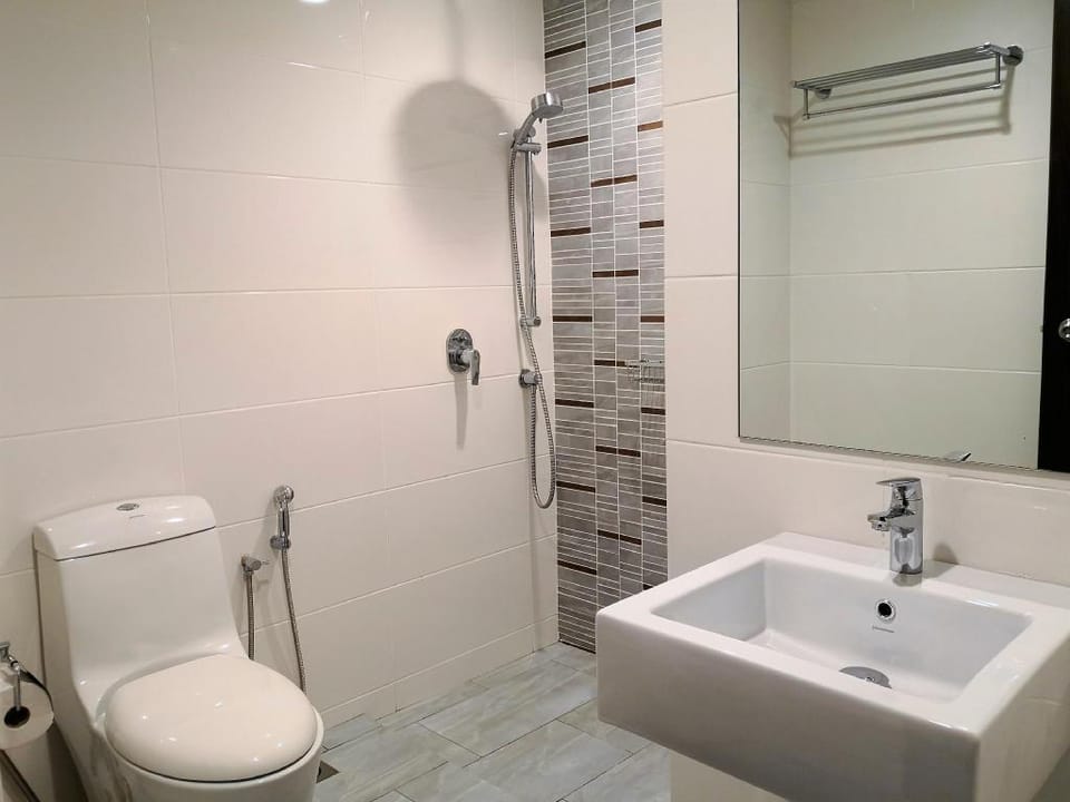Sunrise Gurney City Duplex 16 Apartment in George Town