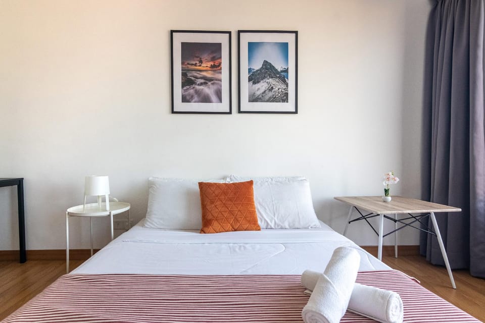 The Attic by ALV, 3BR Stunning Seaview Apartment in George Town