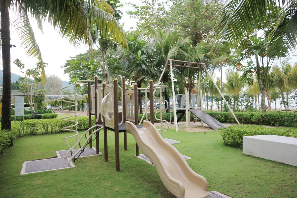 By The Sea - Luxury Beachfront Condo In Penang   Apartment in Batu Ferringhi, Penang, Malaysia
