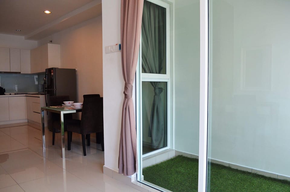Mansion One Luxury Studio Apartment in George Town