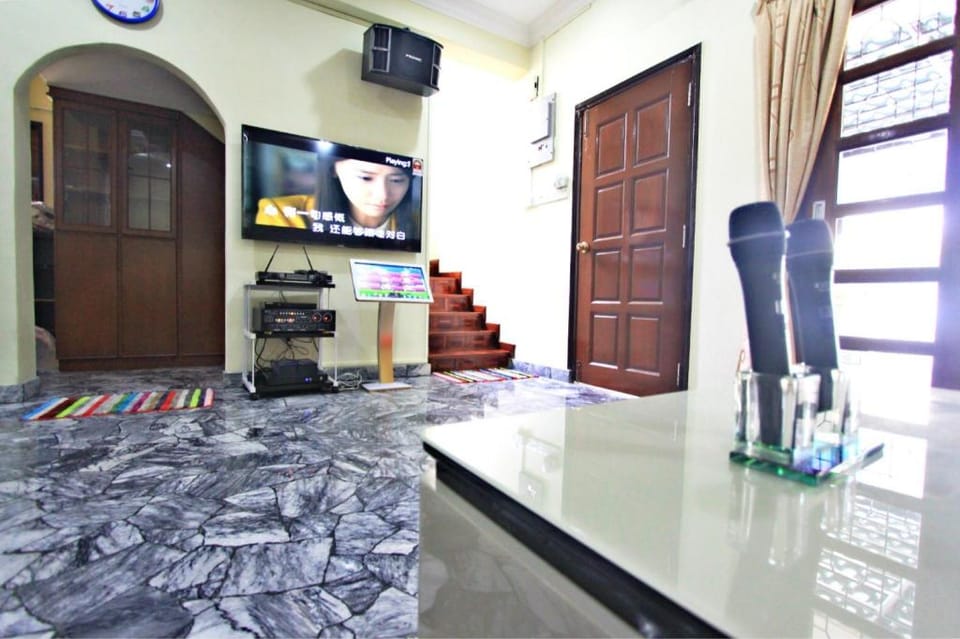 Gajah Villa 82 Villa in Tanjung Bungah