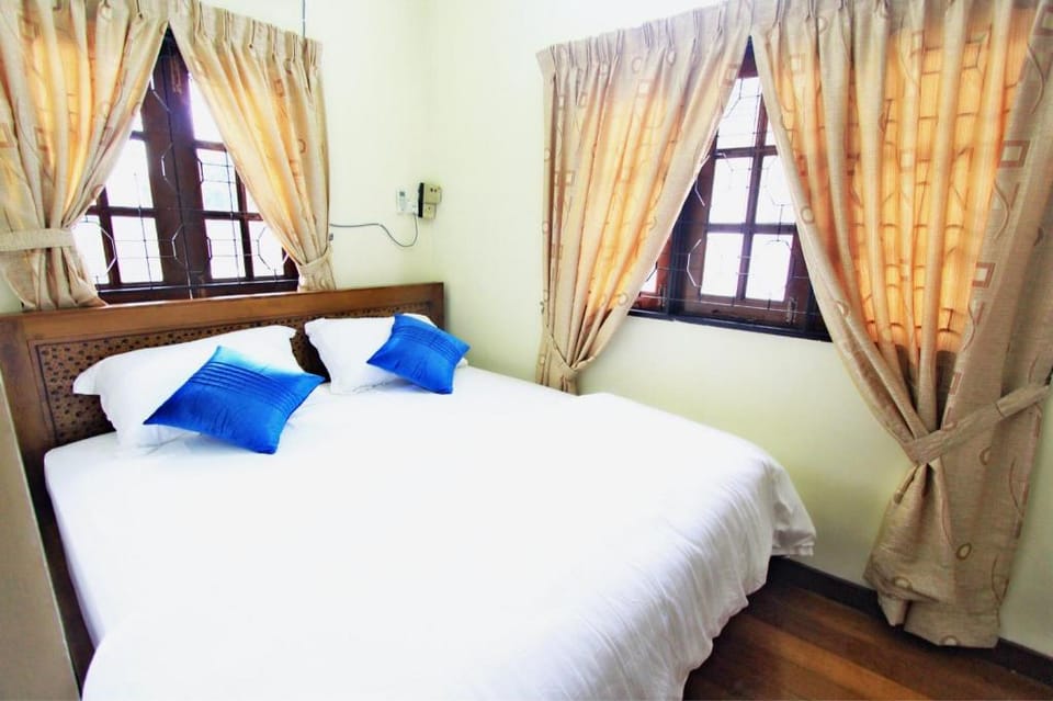 Gajah Villa 82 Villa in Tanjung Bungah