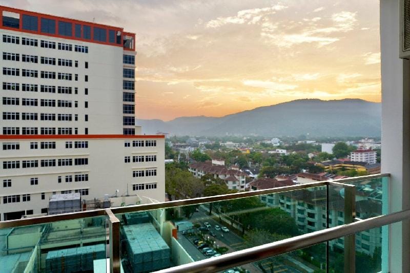 Friendmily Cozy Studio #5Pax #Balcony #GurneyDrive Apartment in George Town