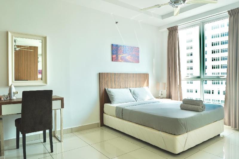 Friendmily Cozy Studio #5Pax #Balcony #GurneyDrive Apartment in George Town