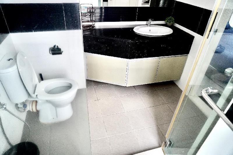 Spacious Friendmily 3B2R #Netflix #Seaview #Gurney Apartment in George Town