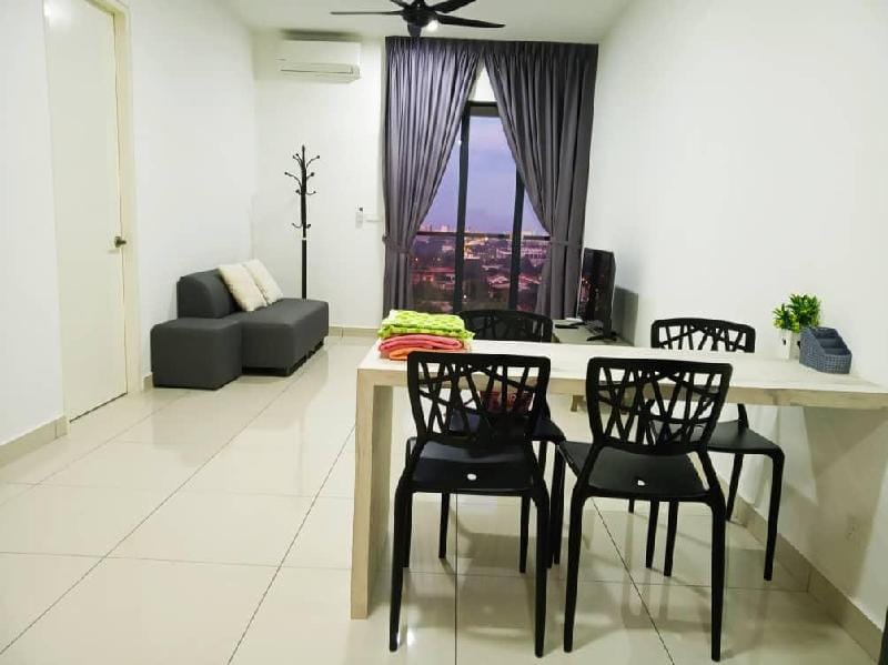 Woodsbury Pool View Comfort & Leisure@Butterworth Apartment in Penang