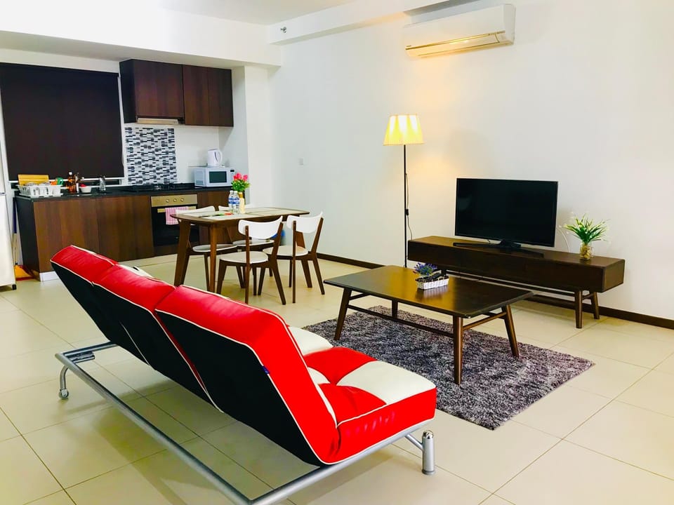 Romantic Studio w/ 5min to Gurney Apartment in Tanjung Bungah