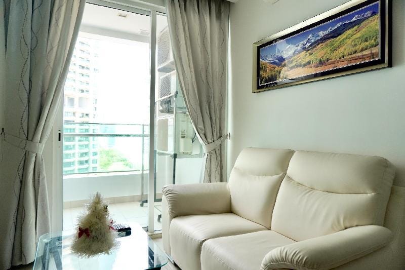 Cozy 2B2R w/Balcony  #6Pax #Seaview #Gurney Drive  Apartment in George Town