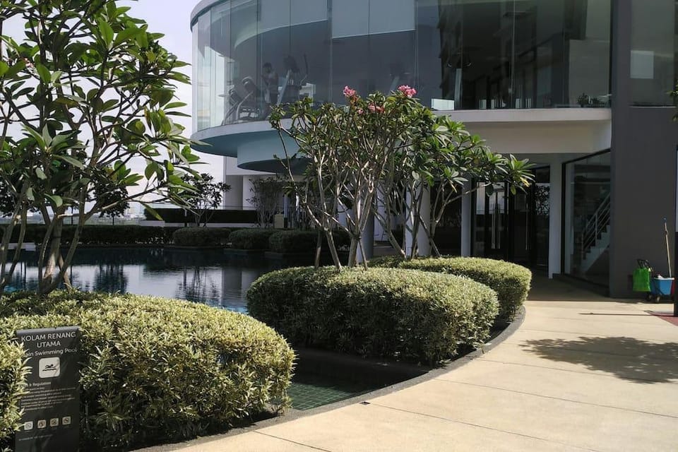 Woodsbury Deluxe Suite (IKEA) 2BR2Bathroom 7722 Apartment in Penang