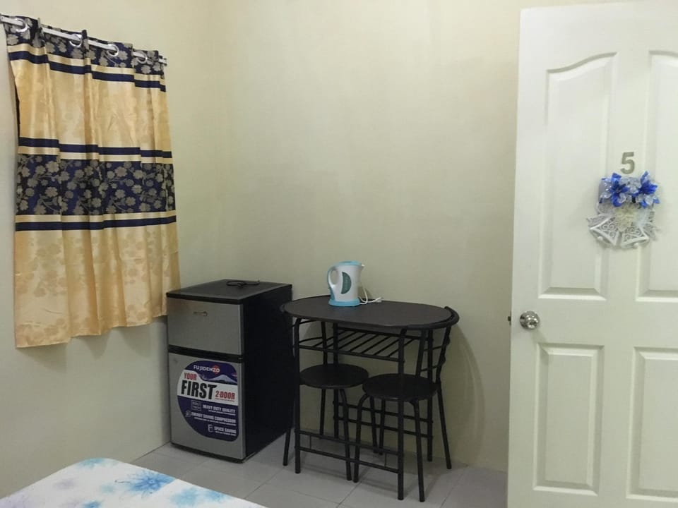 Blue Summer Suites & Restaurant Twin Room Apartment in Central Visayas