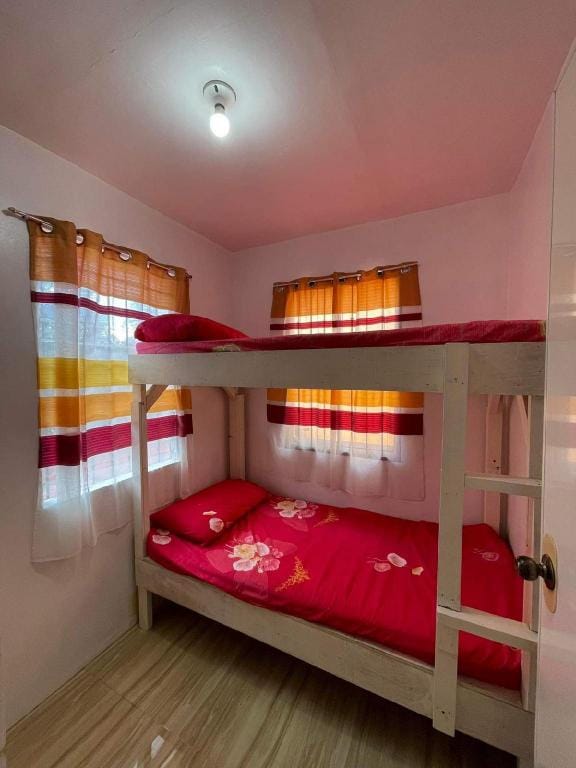 Hillview Apartment - Free Pool Access  & Wifi  Vacation rental in Tagbilaran City