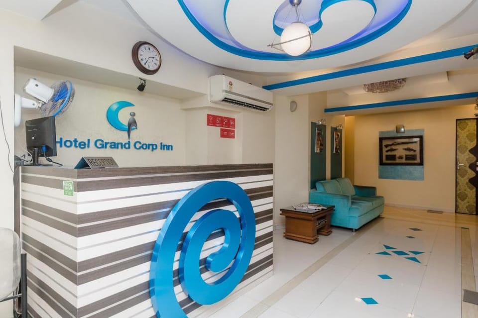 Collection O Grand Corp Inn Hotel in Mumbai