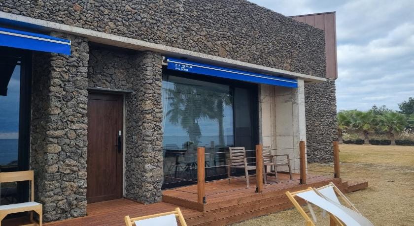 THE VILLAS OCEAN Family Bed and Breakfast in South Korea