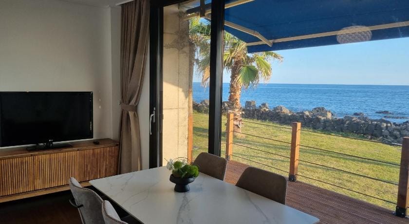 THE VILLAS OCEAN Family Bed and Breakfast in South Korea