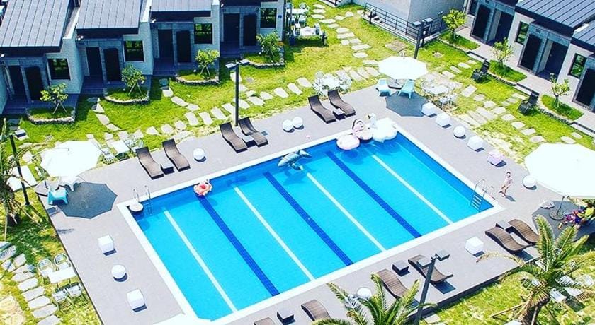 Jeju Christmas Poolvilla Resort Apartment in South Korea