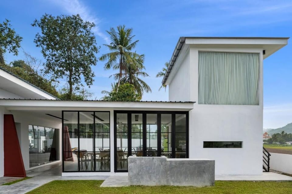 Hornbill Retreat 9BR Pool Villa by Linese Homestay Villa in Kedah