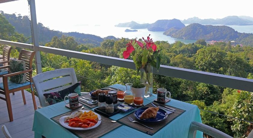 Veranda Nautica - Million Dollar View Getaway Apartment in Kedah