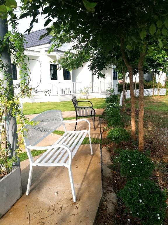 Luna Rose Vintage Home Khaoyai Vacation rental in Laos