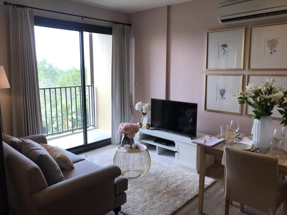 Private high floor Rafita’s Room@Rain Chaam-HuaHin Apartment in Thailand