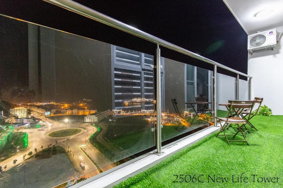 Best Price Apt -2BRs-Central Halong-Panoramic View Apartment in Laos