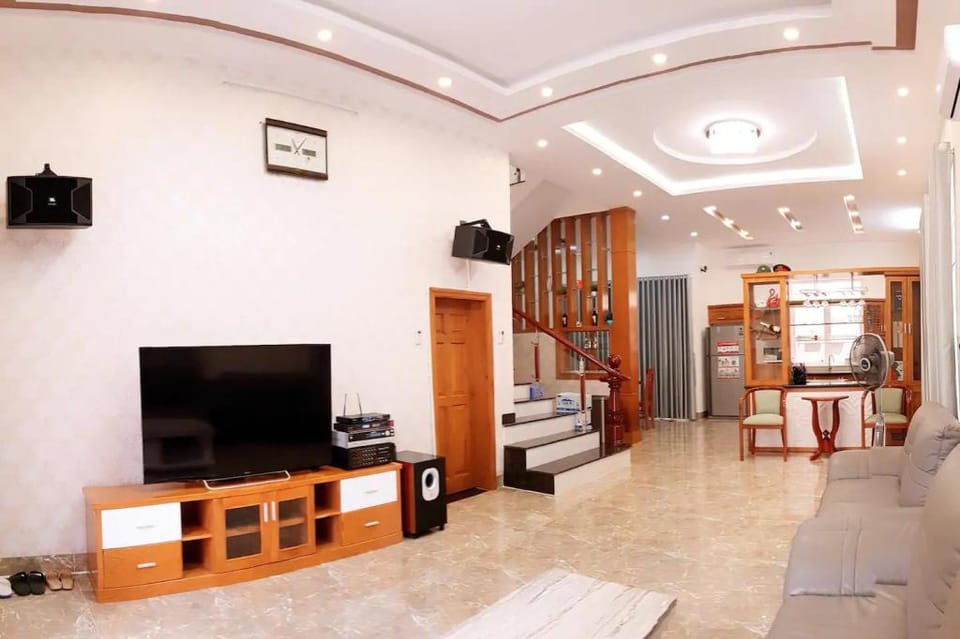 MODERN BBQ RETREAT VILLA 5BR Villa in Vung Tau