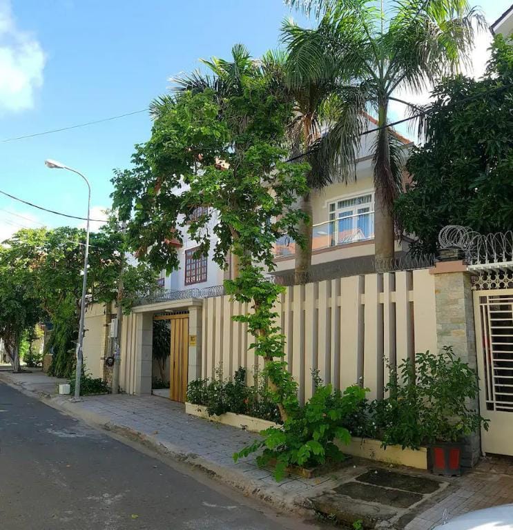 MODERN BBQ RETREAT VILLA 5BR Villa in Vung Tau