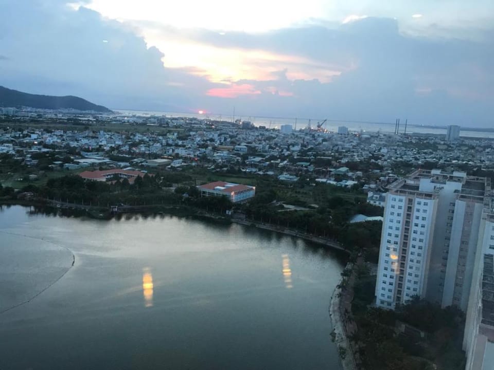 Himika Studio: romantic lake view and city view Apartment in Vung Tau