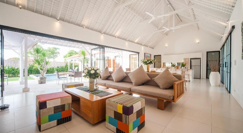 Villa Khaizan  3 BR 7 mnts drive to Beach Villa in North Kuta