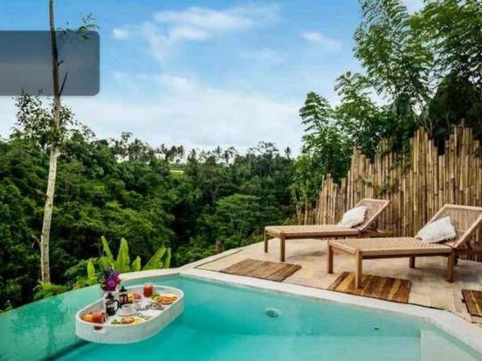 Romantic Bubble Dome Ubud Hotel in Tampaksiring