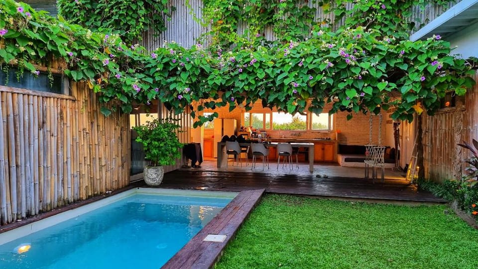 SEAWAY VILLA - 4 BD (8pax) Villa in Kediri