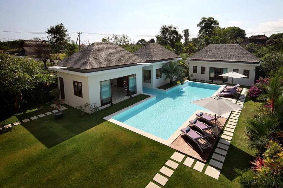 Istana Putih 5 BDR  Private Pool Villa Canggu Villa in North Kuta
