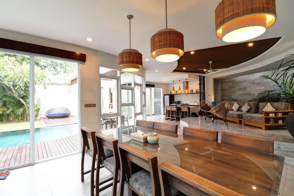Luxury 4BedRoom - Villa K - Central Seminyak Villa in North Kuta