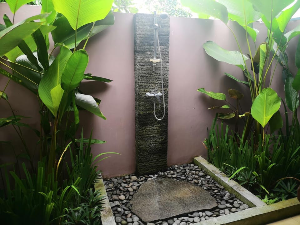 Healing Oasis, Jungle Views, Pool and Fruit Trees Villa in Sukawati