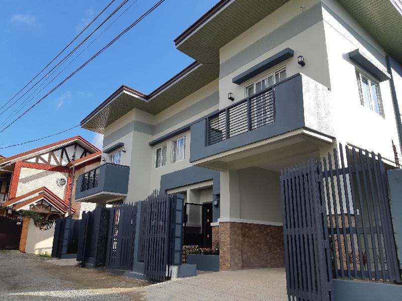 Restful Hillside Duplex House Vacation rental in Baguio