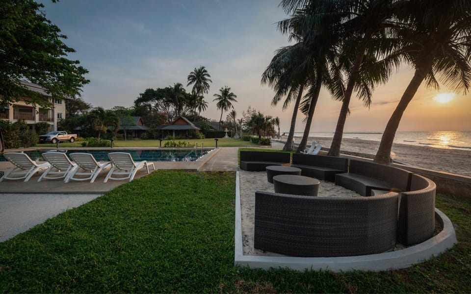 Chonchalet beach front villa Villa in Thailand