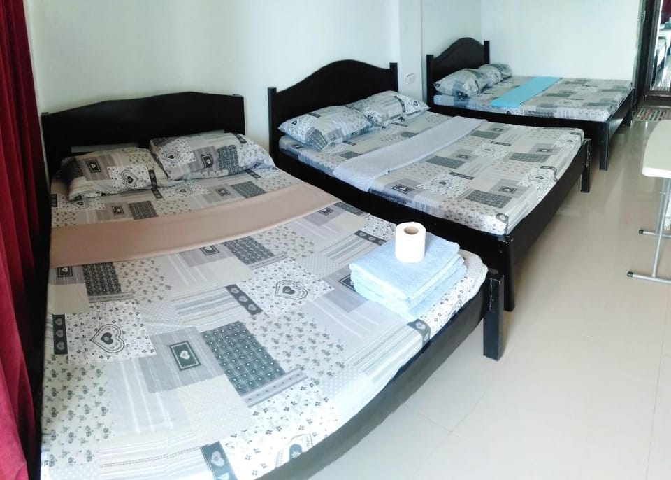 Strangers Inn&Bar (room#6) Apartment in General Luna
