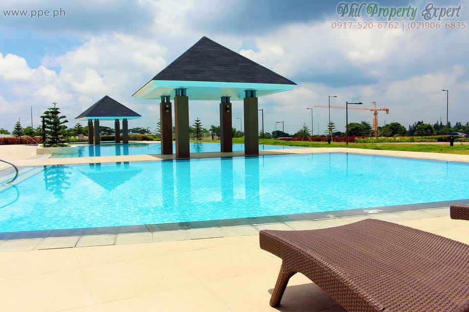 Romantic relaxing Getaway At Mayor J. Staycation Apartment in Tagaytay