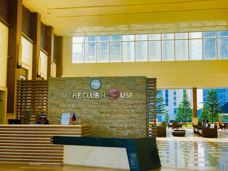 Cozy EndUnit 1BR Tagaytay Wind Condo near Skyranch Apartment in Tagaytay