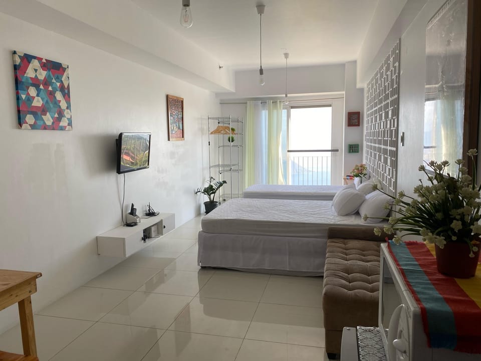 Cozy Place with Taal View Apartment in Tagaytay