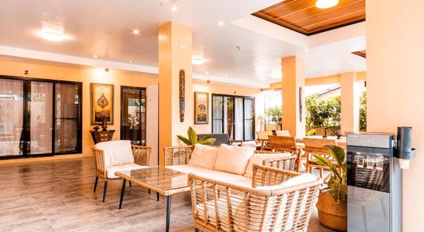 Molly Resort Hotel in Puerto Galera