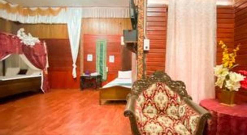 Bunda House Syariah Hostel in Padang