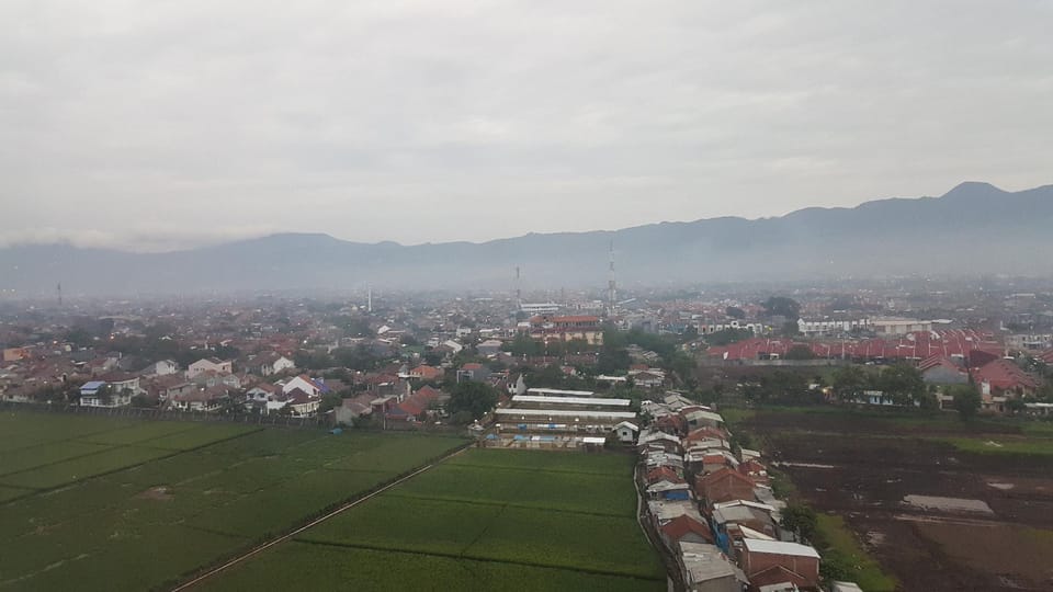 Emerald Romantic exclusive mountain view room Apt Apartment in Bandung